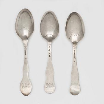 Three Swedish silver tablespoons with fiddle-pattern handles, circa 1800.