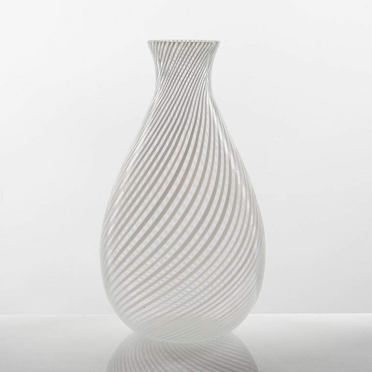 Oiva Toikka, a 'Tellervo' glass vase, Nuutajärvi Postipankki, Finland, and a glass bowl by Åsa Brandt.