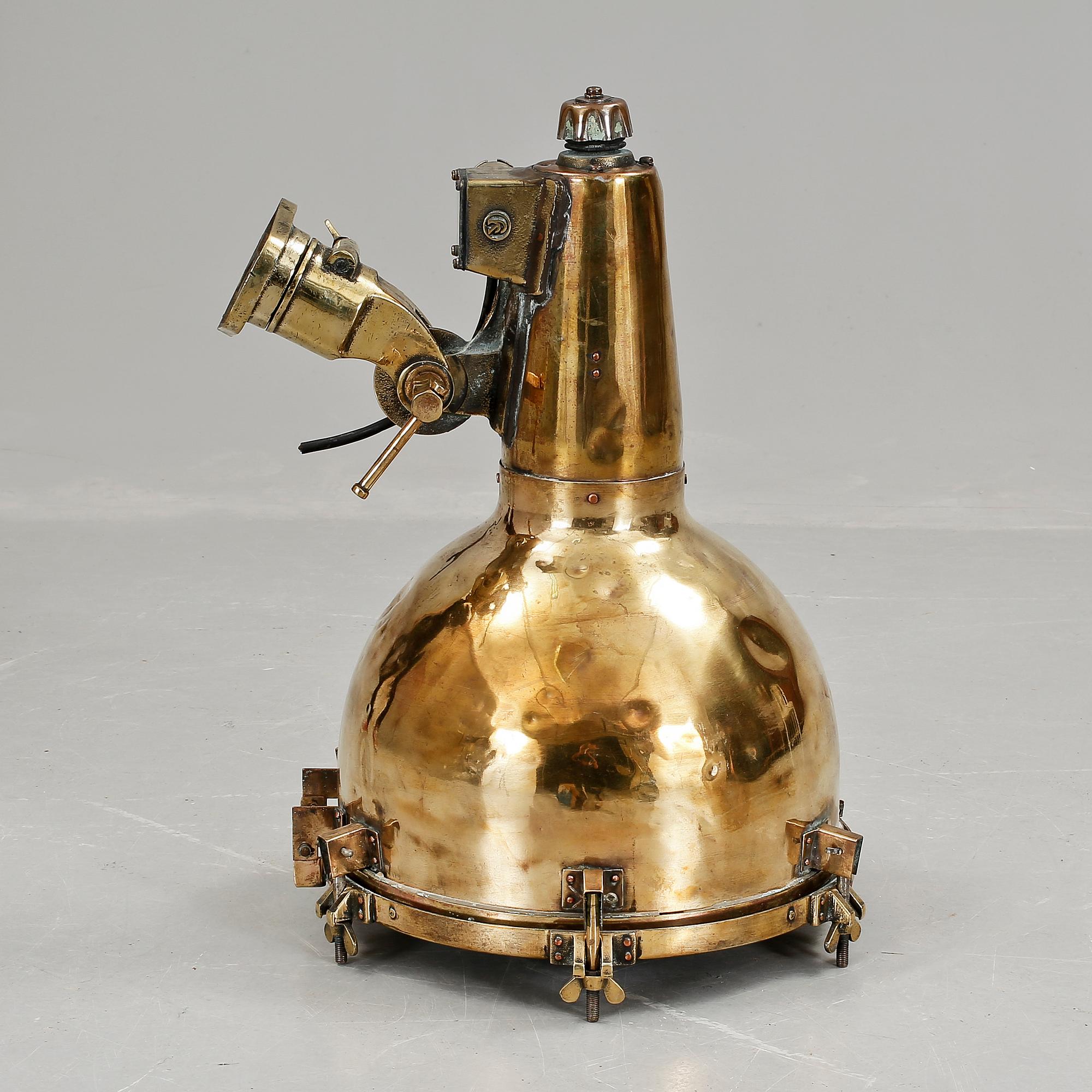 FARTYGSLAMPA, mässing, 1900-talets första hälft.