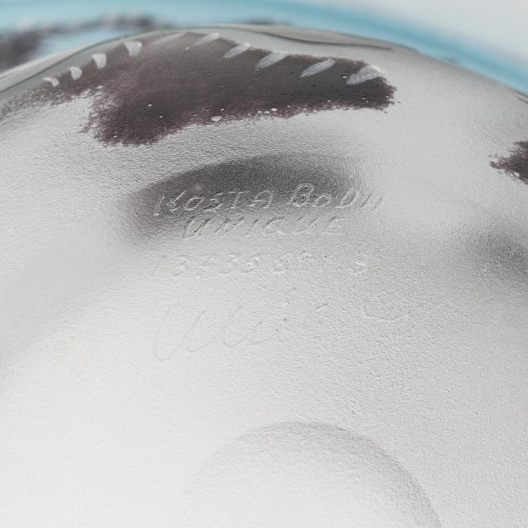 Ulrica Hydman-Vallien, a unique glass bowl from Kosta Boda.