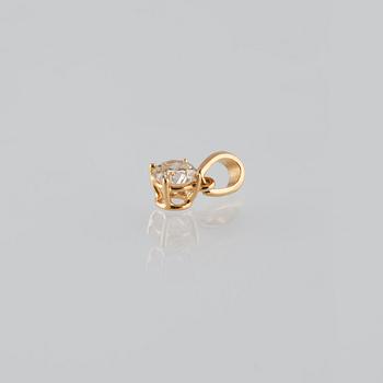 HÄNGE, 18K guld med briljantslipad diamant 0.50 ct. Vikt 0,6 gram.