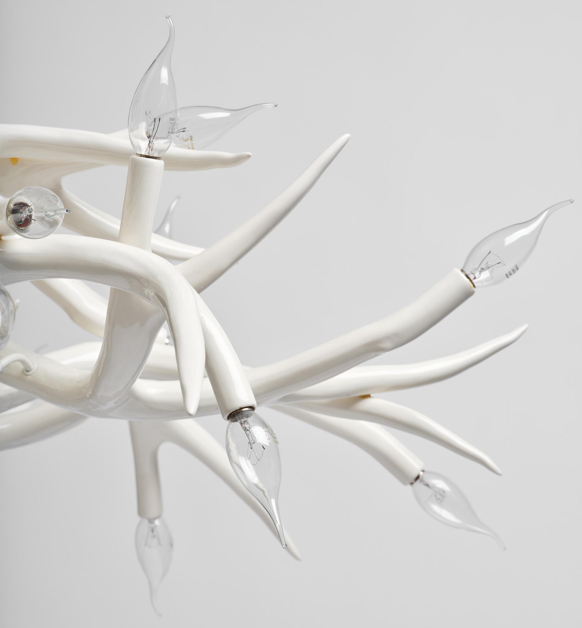 Jason Miller, takkrona, "Superordinate Chandelier 12 Antlers, taklampa, Roll & Hill, USA.