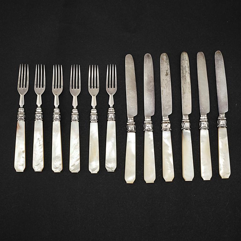 Twelve first course silver and mother of pearl cutlery by Georg Unite, Birmingham, 1840.