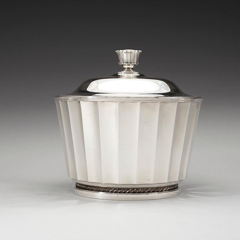 An Atelier Borgila tureen, Stockholm 1952, sterling.