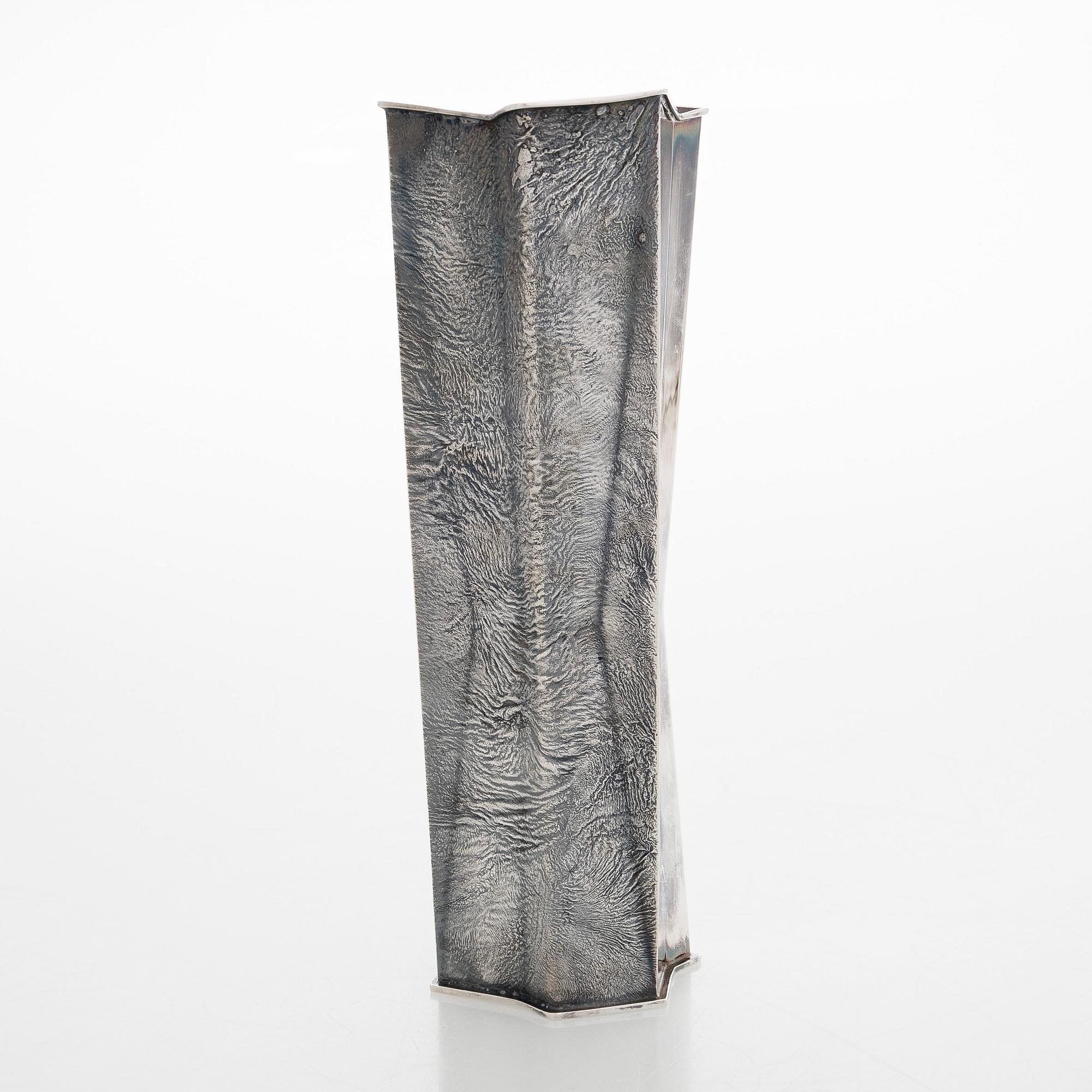 Tapio Wirkkala, a silver vase "TW 226", Kultakeskus, Hämeenlinna 1978.