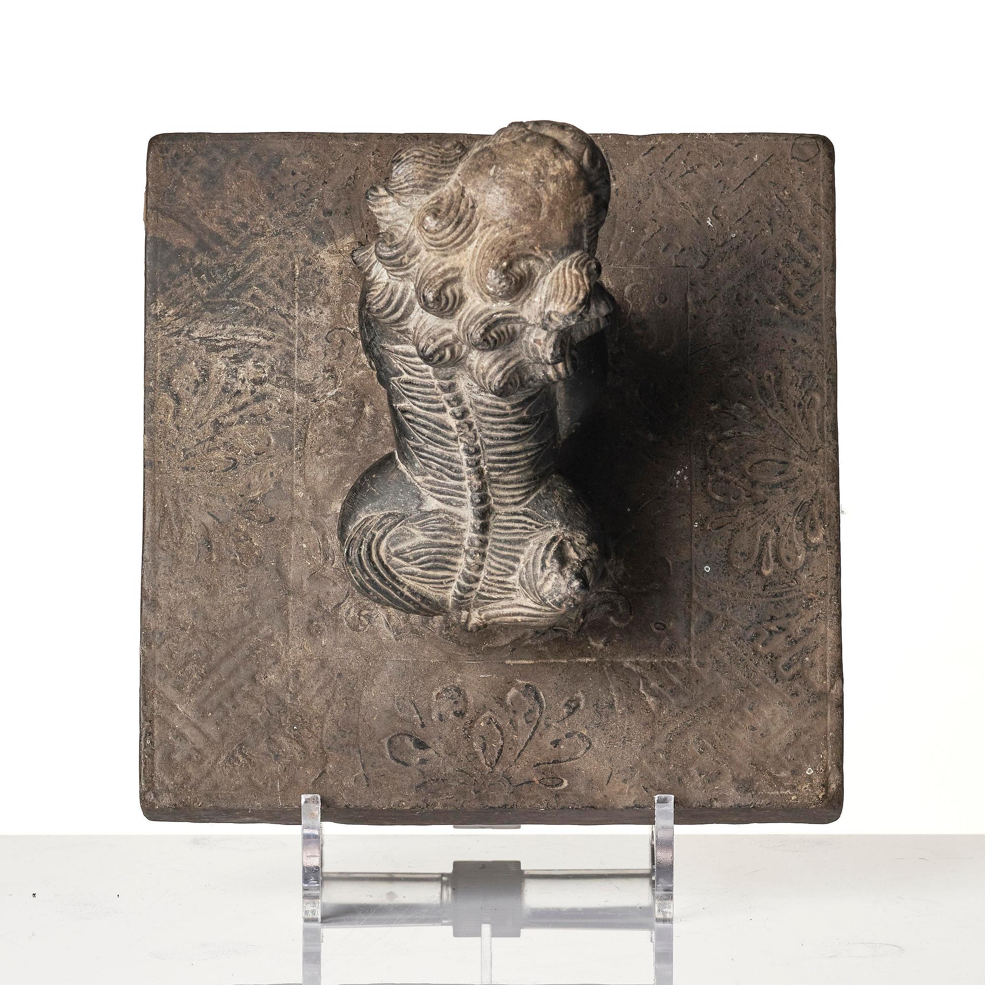 Pappersvikt, sten. Troligen sen Mingdynasti.