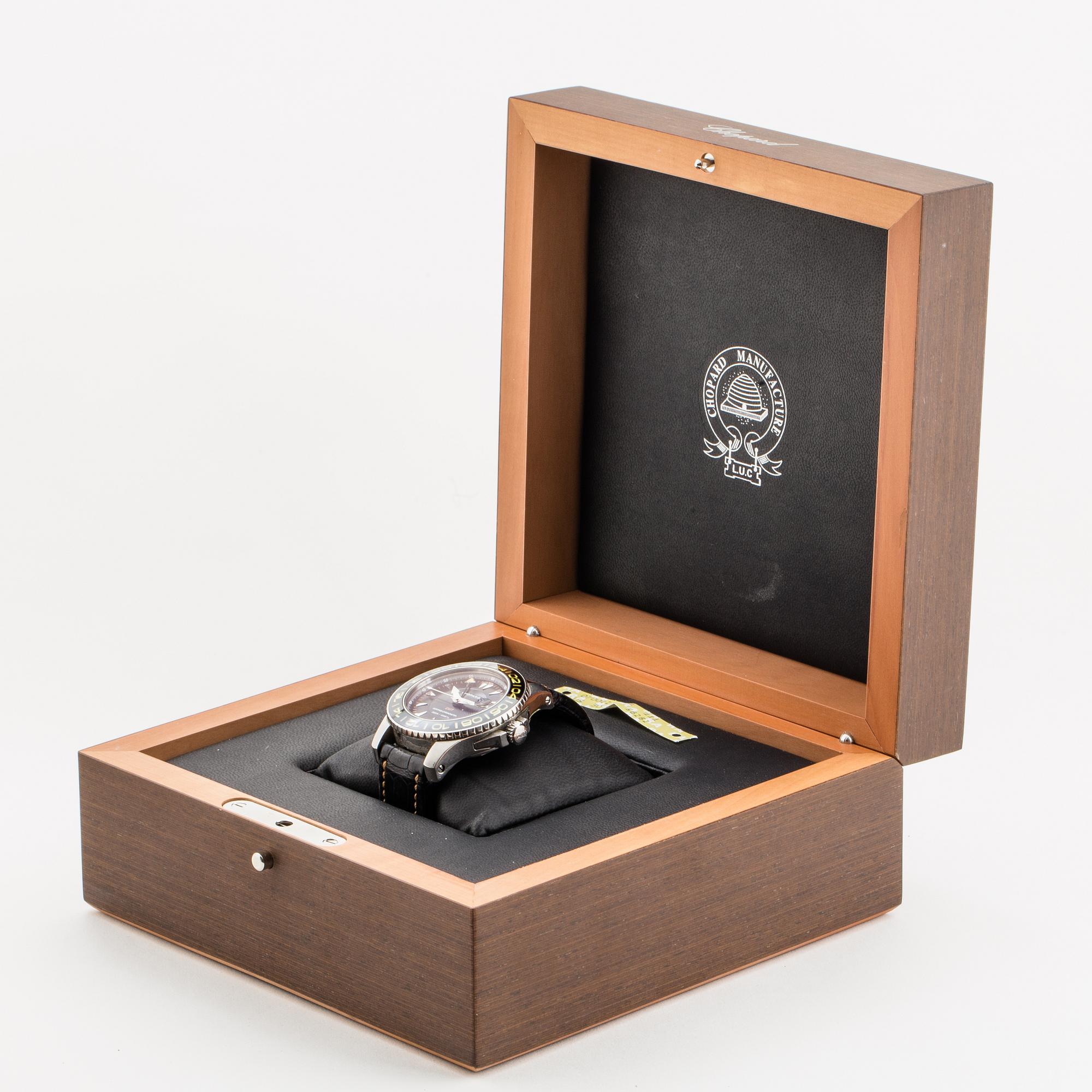 Chopard L.U.C Pro One GMT, wristwatch, 42 mm.