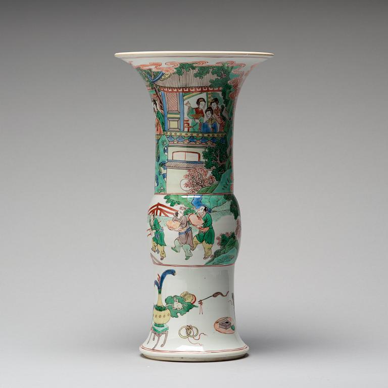 VAS, porslin. Qingdynastin, Kangxi (1662-1722).