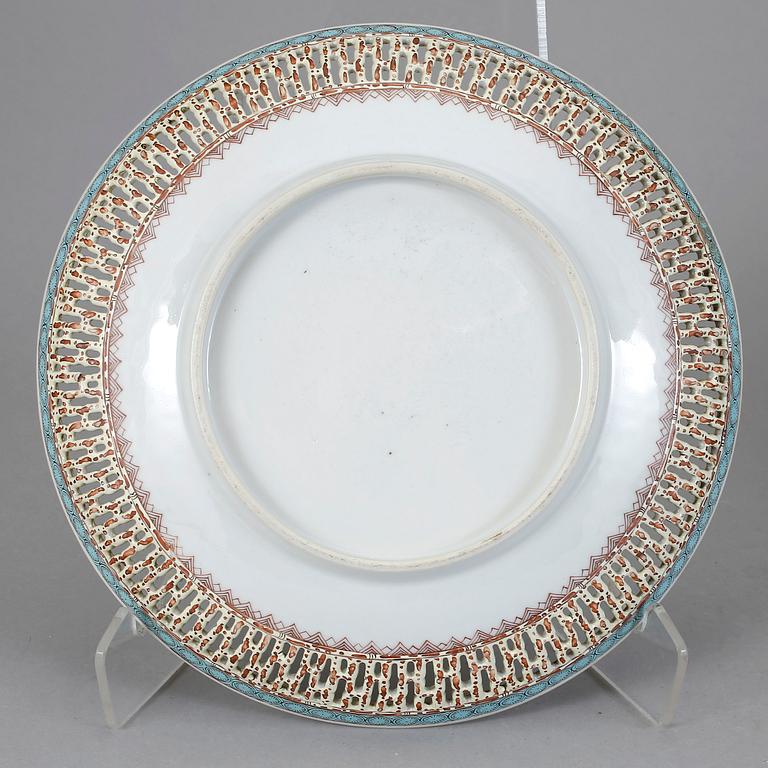 GALLERFAT, porslin, Kina, Qianlong (1736-95).