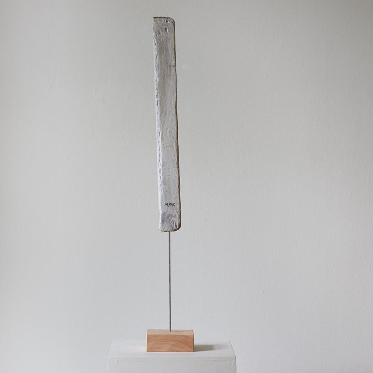 Madeleine Pyk, Skulptur med rött och grönt.