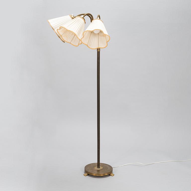 A mid-20th-century floor light.