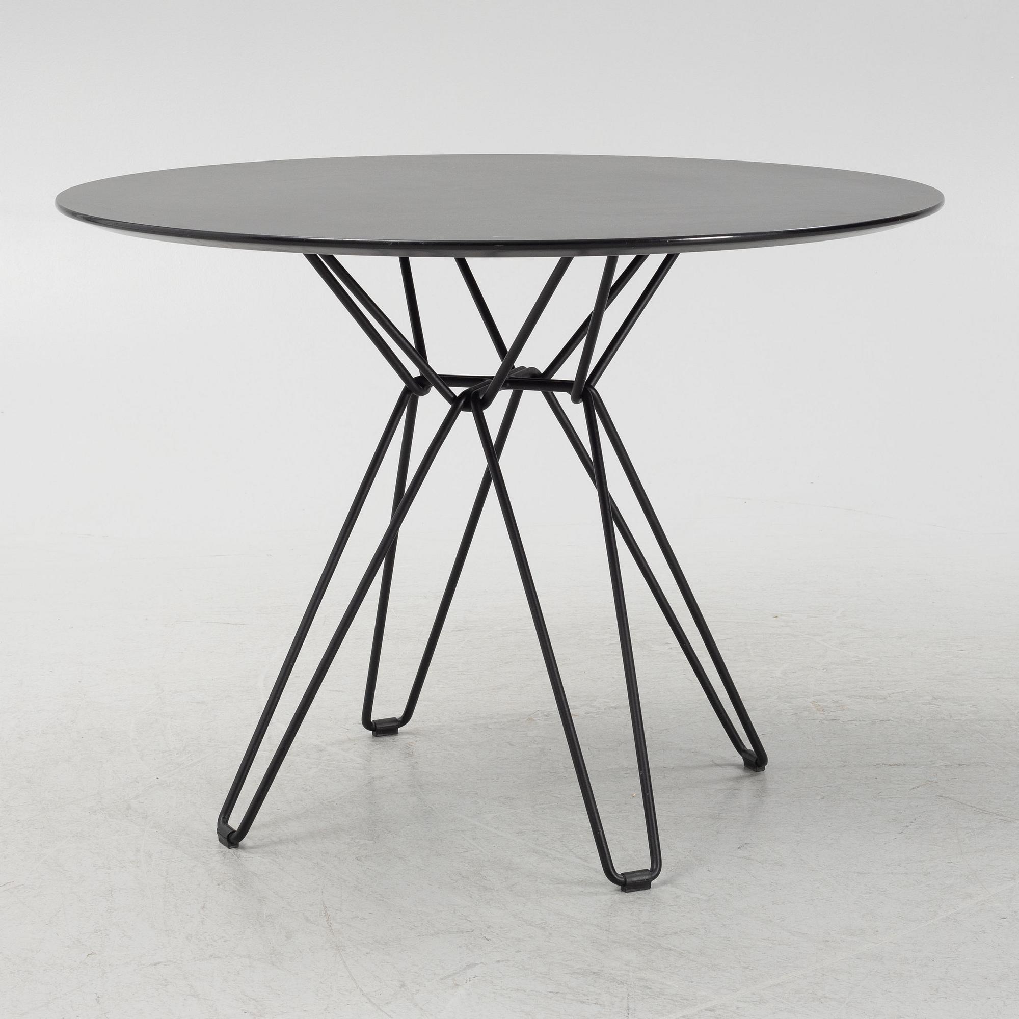Massproduction, dining table.