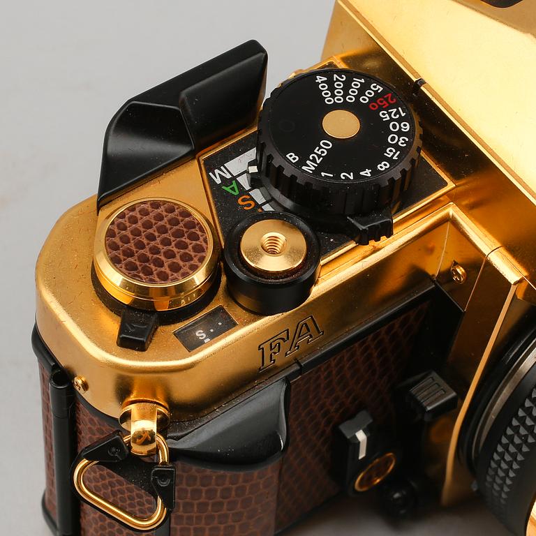 NIKON FA, gold camera grand prix 84 edition, förgylld, 1984.