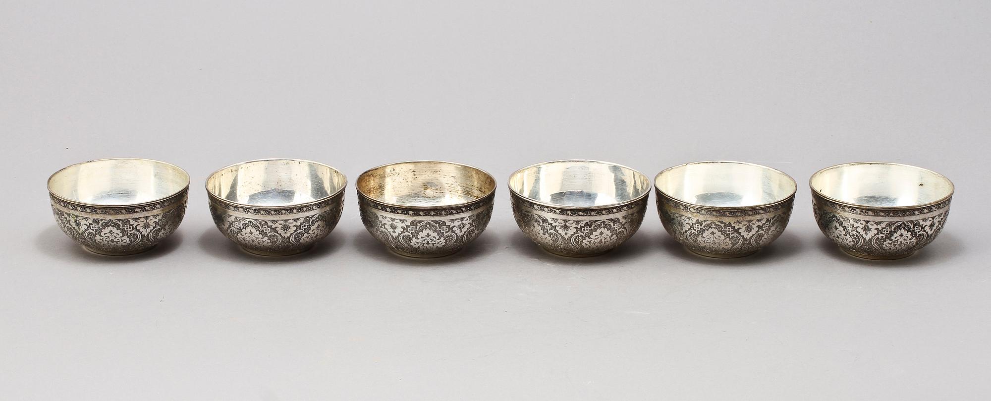 SKÅLAR, 6 st, silver, orientaliska, 1900-tal. Tot. v. ca 870 g.