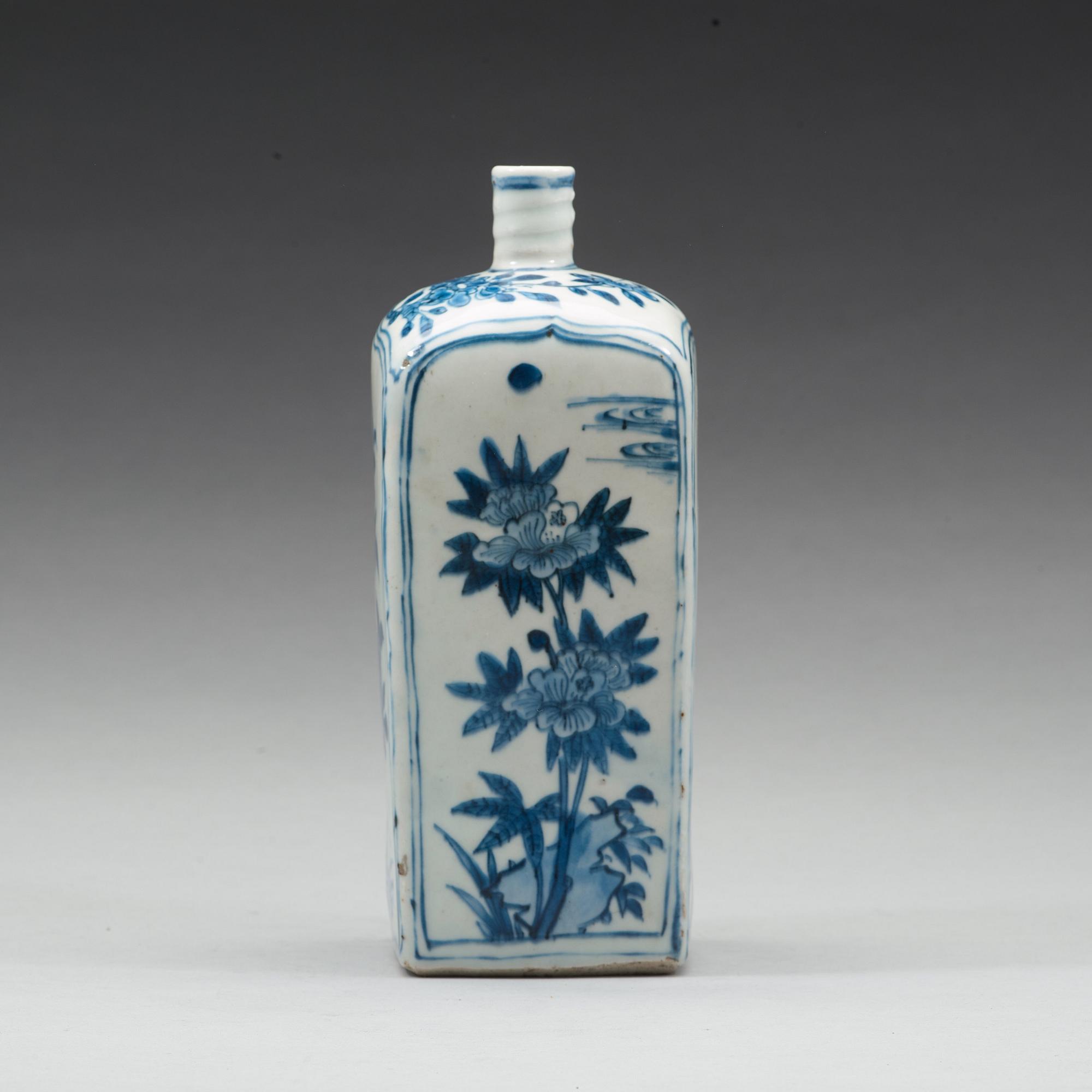 A blue and white bottle flask, Ming dynasty, Wanli (1572-1620).