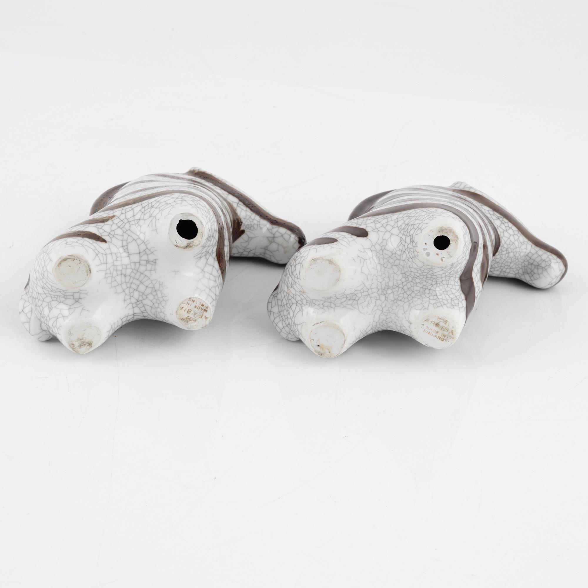 Taisto Kaasinen, a pair of stoneware figurines, Arabia, Finland.