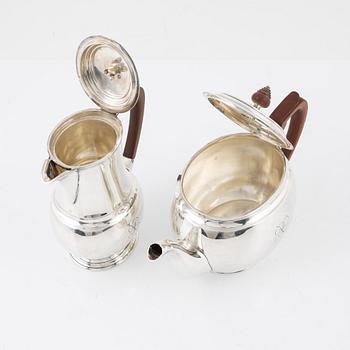 Kaffe- och teservis, 4 delar, samt gräddsnipa, silver, England, 1930-40-tal.