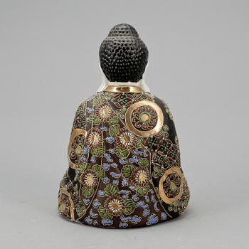 BUDDHA, porslin, Japan, 1900-talets första hälft.