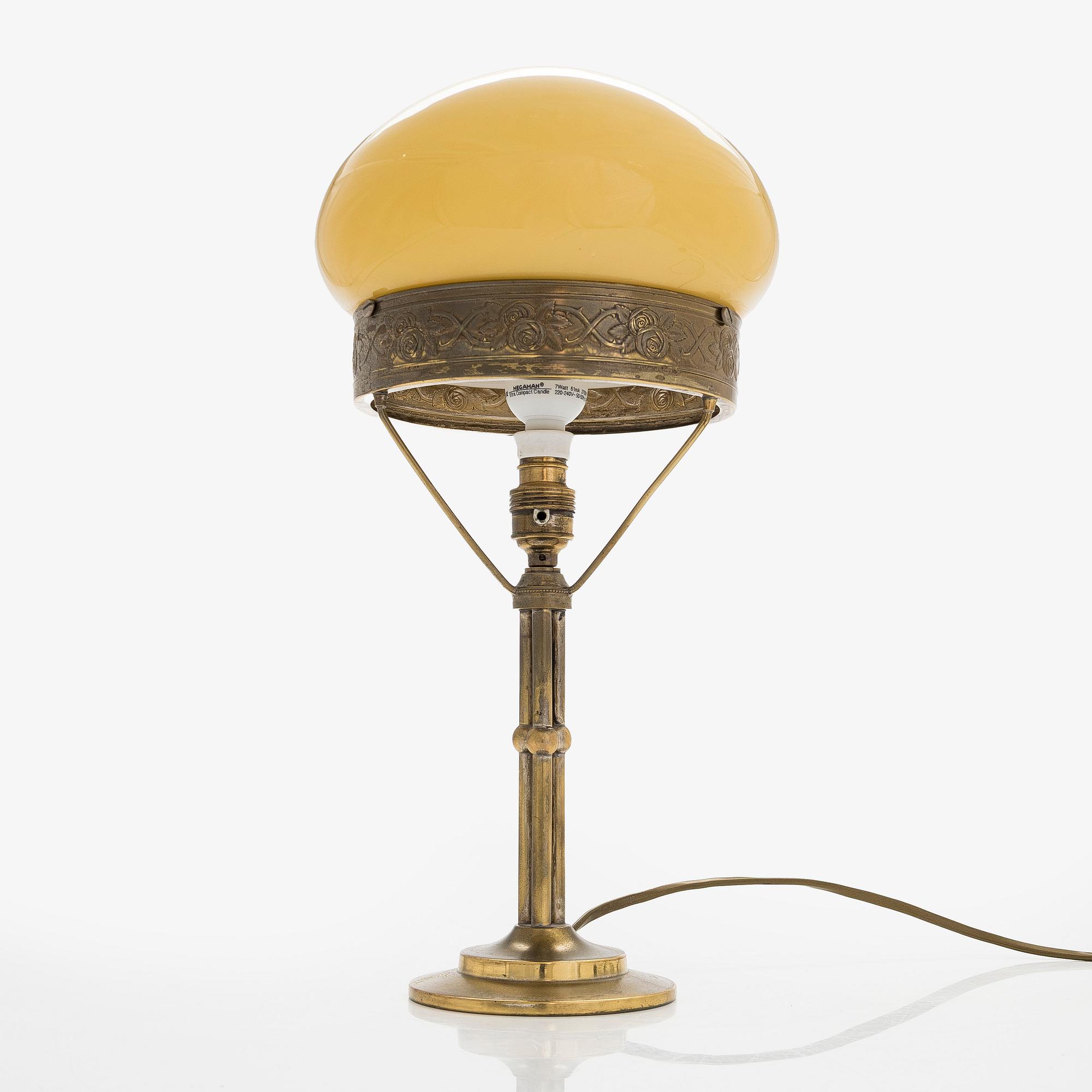An early 20th century table lamp.