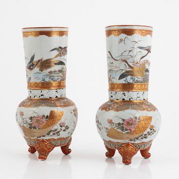 A pair of Kutani porcelain vases, Japan, early 20th century.