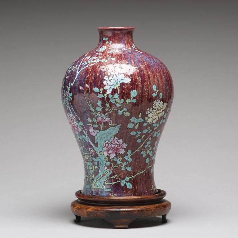 A large flambéglazed meiping vase, Qing dynasty, 18th Century.