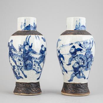 Vaser, ett par, Kina, 1900-talets första hälft.