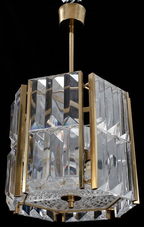 TAKLAMPA, glas och gulmetall, troligen Orrefors, 1900-tal. H ca 61.