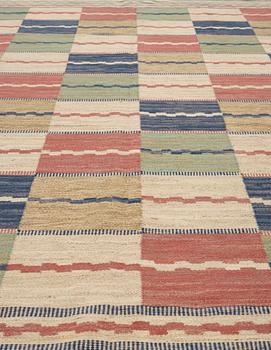 Märta Måås-Fjetterström, A CARPET. "Vita Rutmattan". Flat weave. 362,5 x 221  cm. Signed AB MMF.