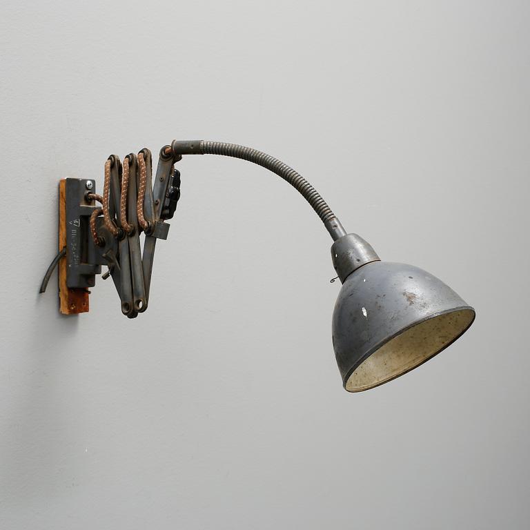 VÄGGLAMPA, industri, 1900-tal.
