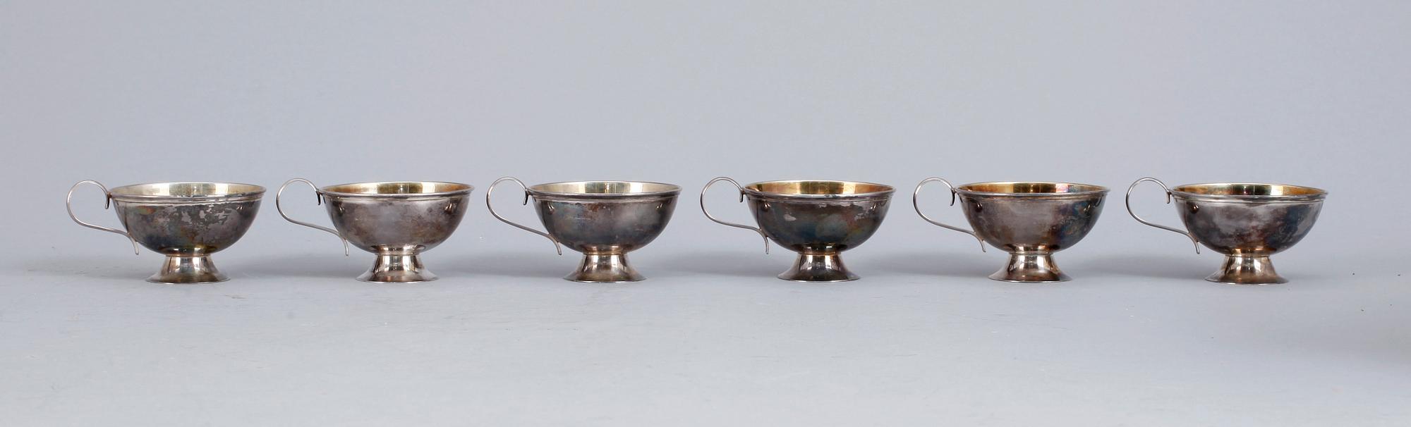 PARTI SILVER, 19 delar, Gustaf Folcker, Stockholm, 1800-/1900-tal. total  silvervikt  ca 477 gram.