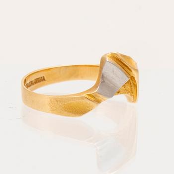An 18K gold and platinum ring "Episode" by Björn Weckström for Lapponia 1988.