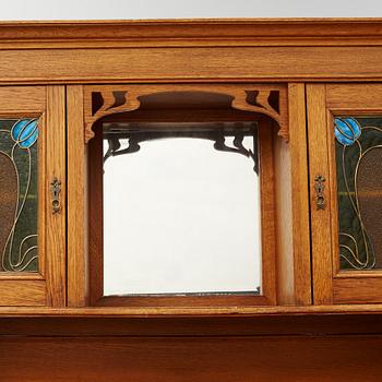 Skåp, jugend, tidigt 1900-tal.