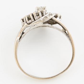 Ring 18K gold set with round brilliant and eight-cut diamonds.