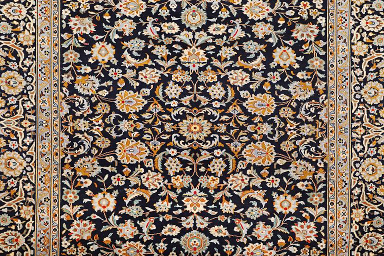 Matta, Keshan, ca 299 x 217 cm.