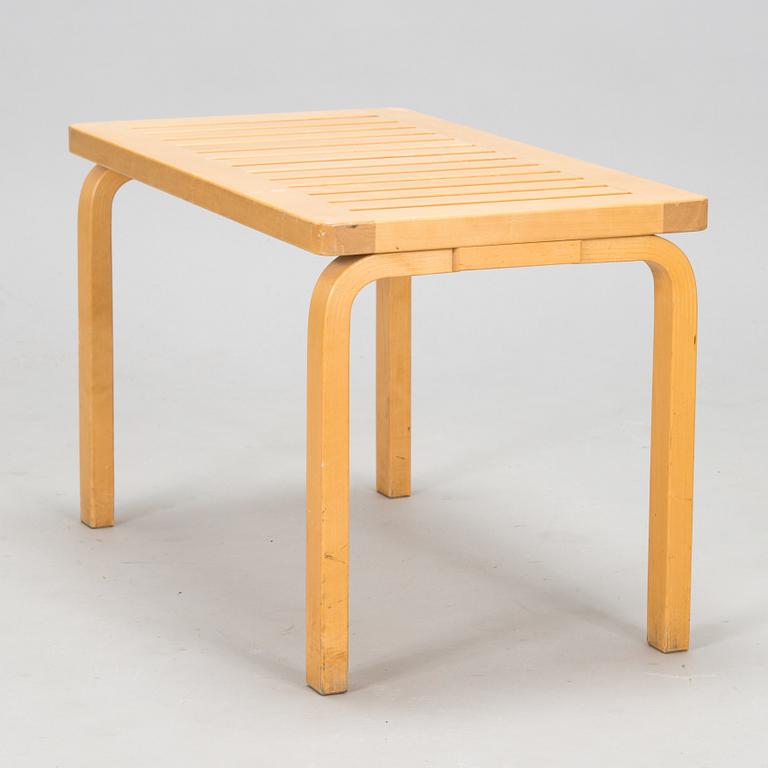 Alvar Aalto, a late 20th century '153B' bench for Artek.