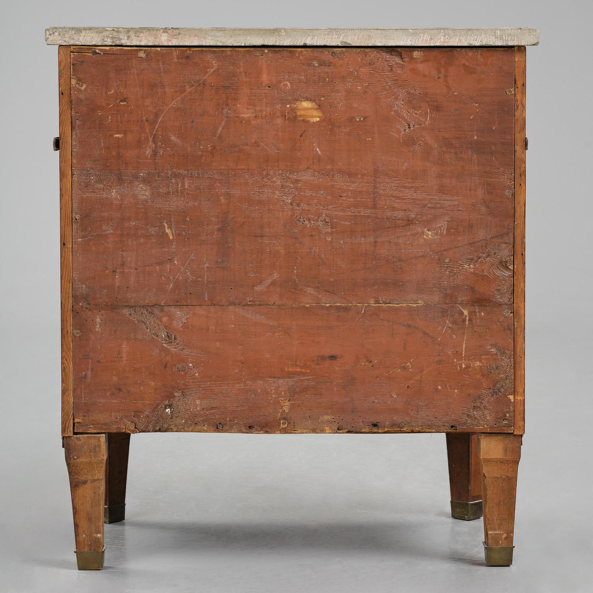 A Gustavian marquetry commode in the manner of F. Foltiern, Stockholm, late 18th century.