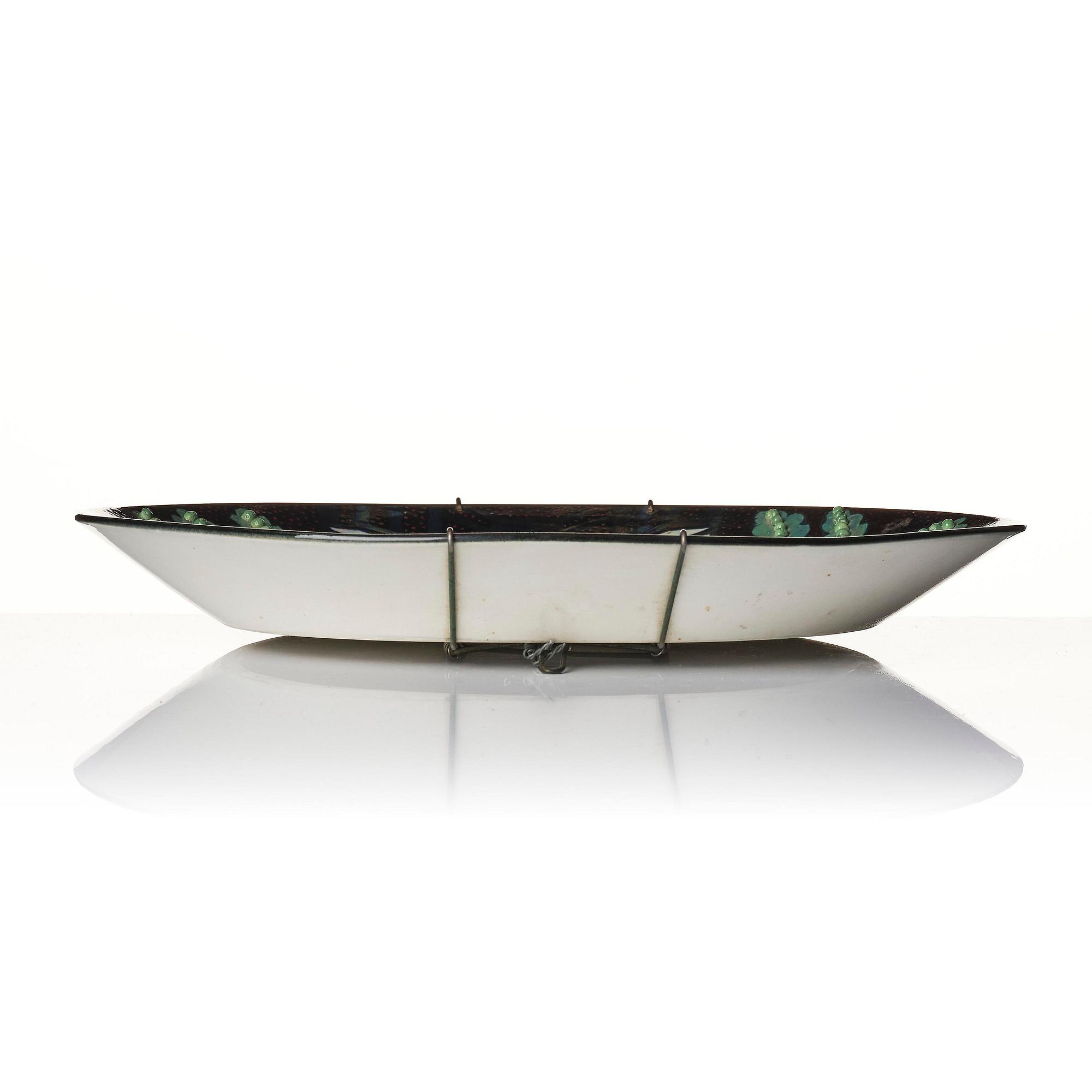 Birger Kaipiainen, a decorative ceramic dish, Arabia, Finland, 1970s.