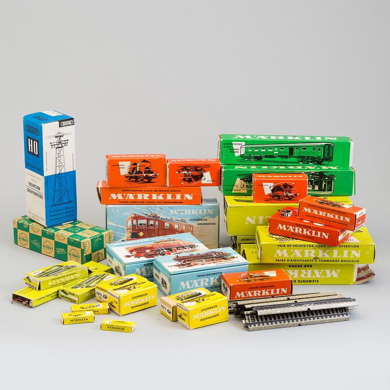 MODELLJÄRNVÄG med TILLBEHÖR, MÄRKLIN, Tyskland, 1960/70-tal.