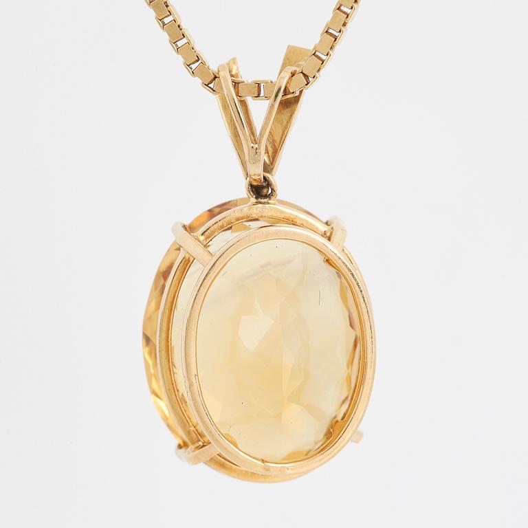 Faceted citrine pendant.