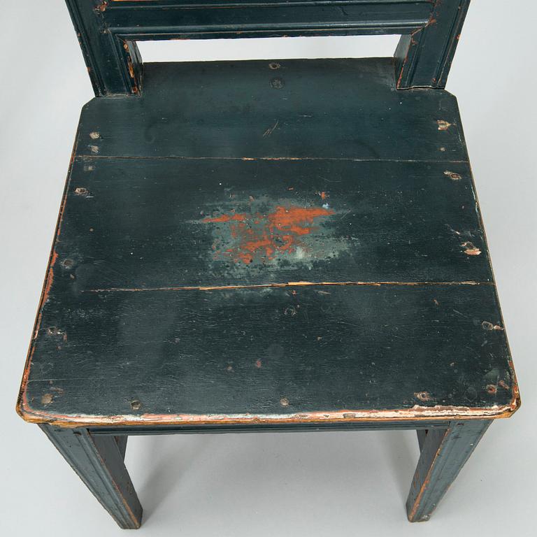 Tuoleja, 4 kpl, myöhäiskustavilainen talonpoikaistyyli, 1800-luvun alkupuoli.