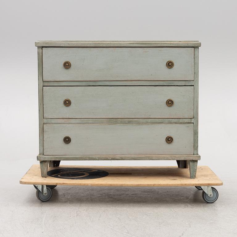 Chest of drawers, late 19th century.