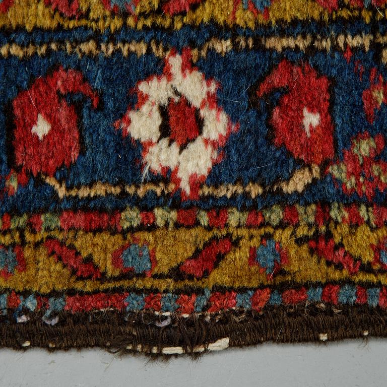 A runner, a semi-antique Western Iran/Azerbajdzjan, probably, ca 423 x 99 cm.