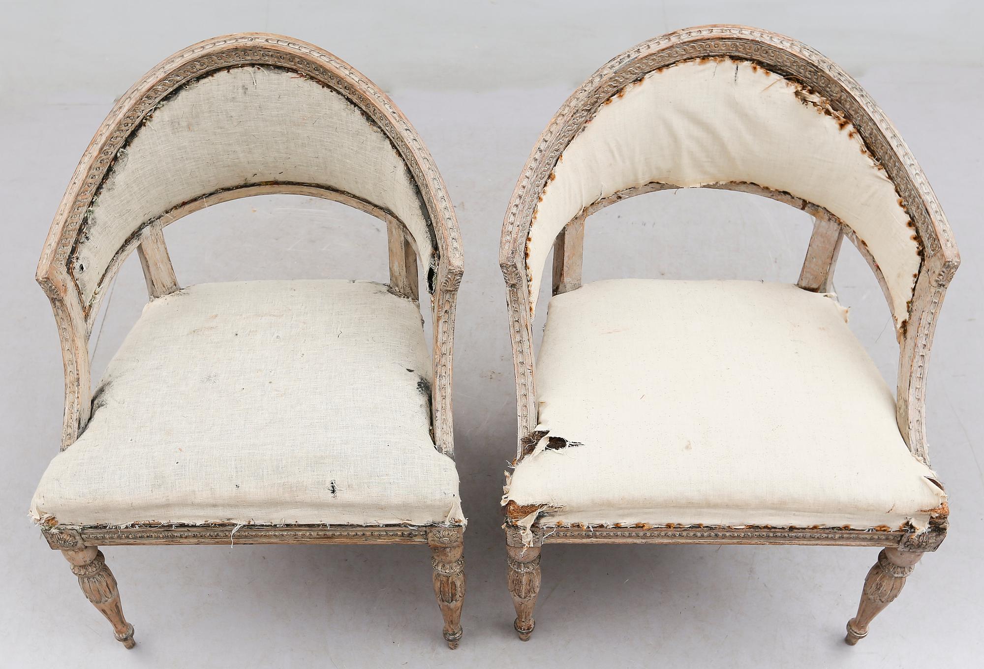 KARMSTOLAR, 2 st, sengustaviansk resp. sengustaviansk stil.