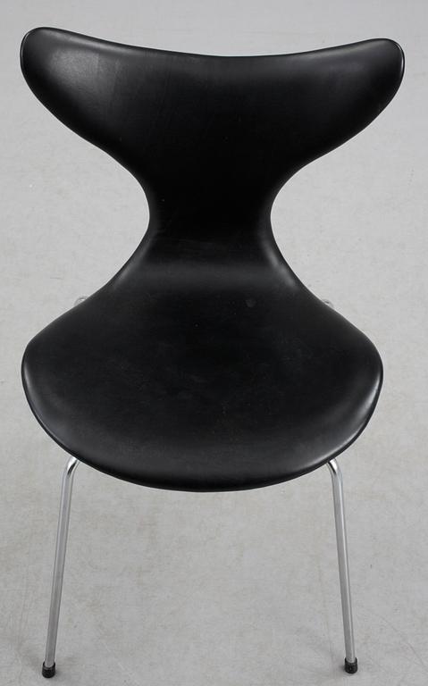 STOL, "Måsen / Mågen / Liljan" Arne Jacobsen, Fritz Hansen, Danmark, 1900/2000-tal.