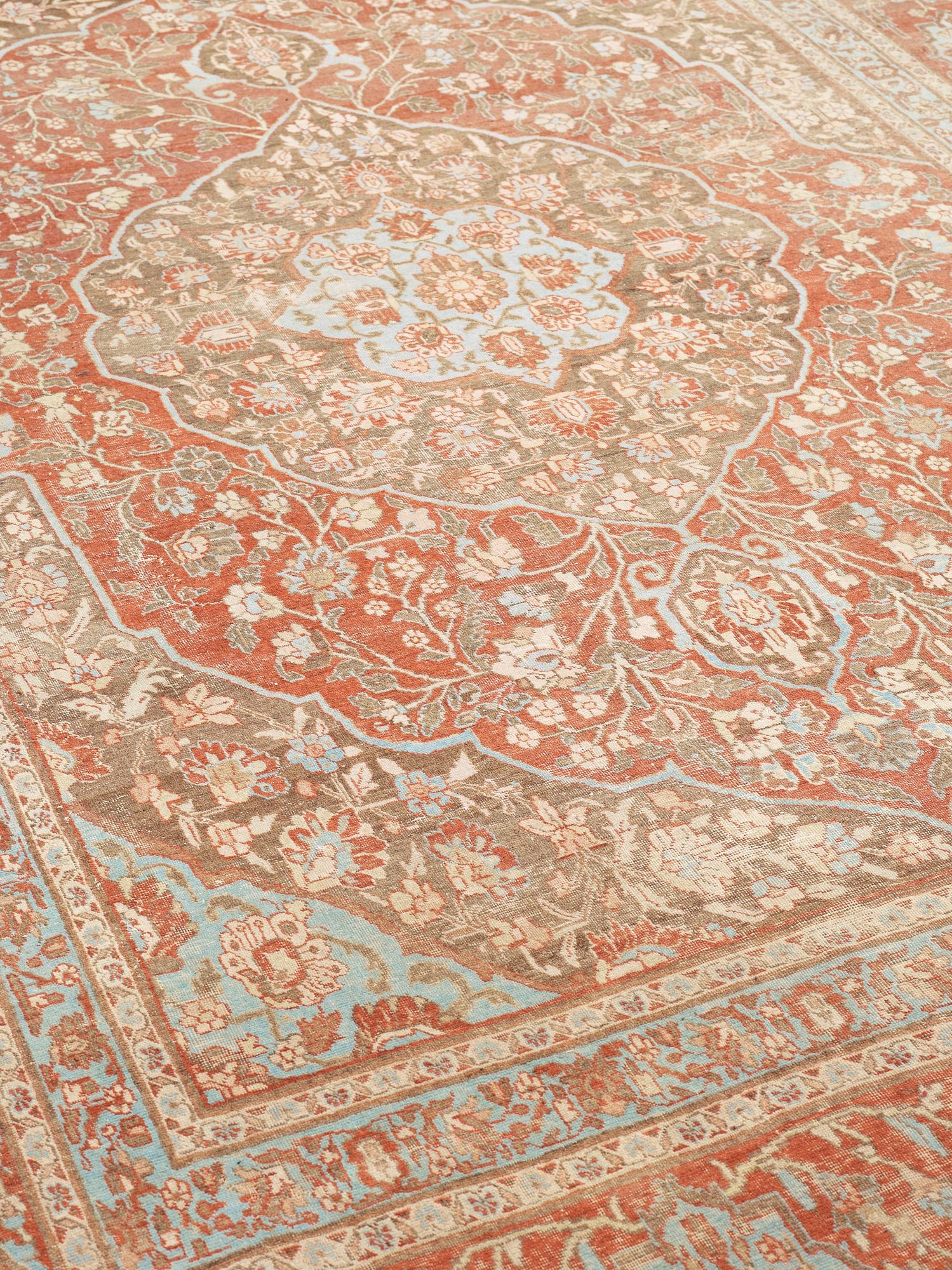 ANTIQUE TABRIZ. 436 x 333 cm.