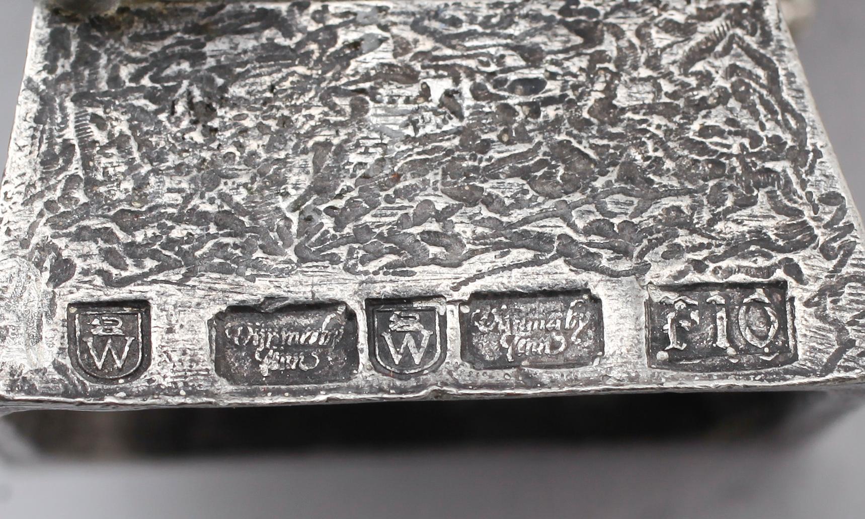 HENRY GUSTAFSSON, skulptur, "Lyftet", tenn och sten, 1989.