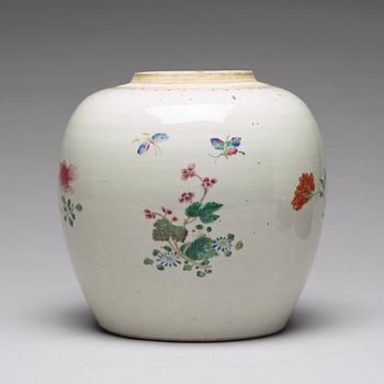 A famille rose jar, Qing dynasty, Qianlong (1736-95).