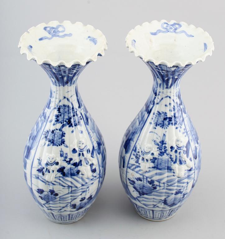VASER, 1 par, porslin, Japan, 1900-tal.