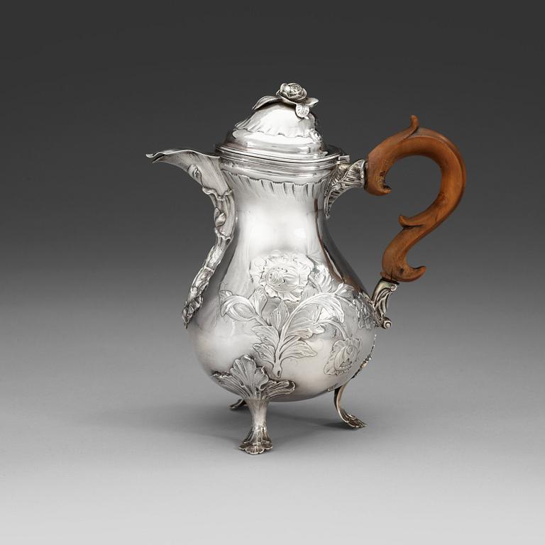 A Swedish 18th century silver coffee-pot, makers mark of Zacharias Ekfelt, Arboga 1771.