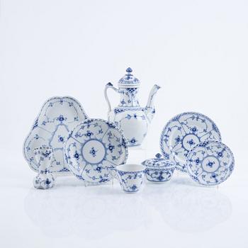 Service parts, 21 pieces, porcelain, "Musselmalet", full and half lace, Royal Copenhagen, Denmark.